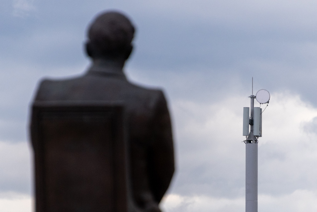 памятник и БС.jpg